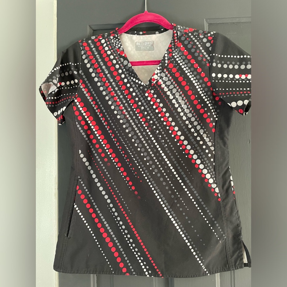 XS SCRUB TOP